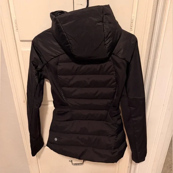 Lululemon Down For it All Women's Black Puffer Jacket - Picture 5 of 6